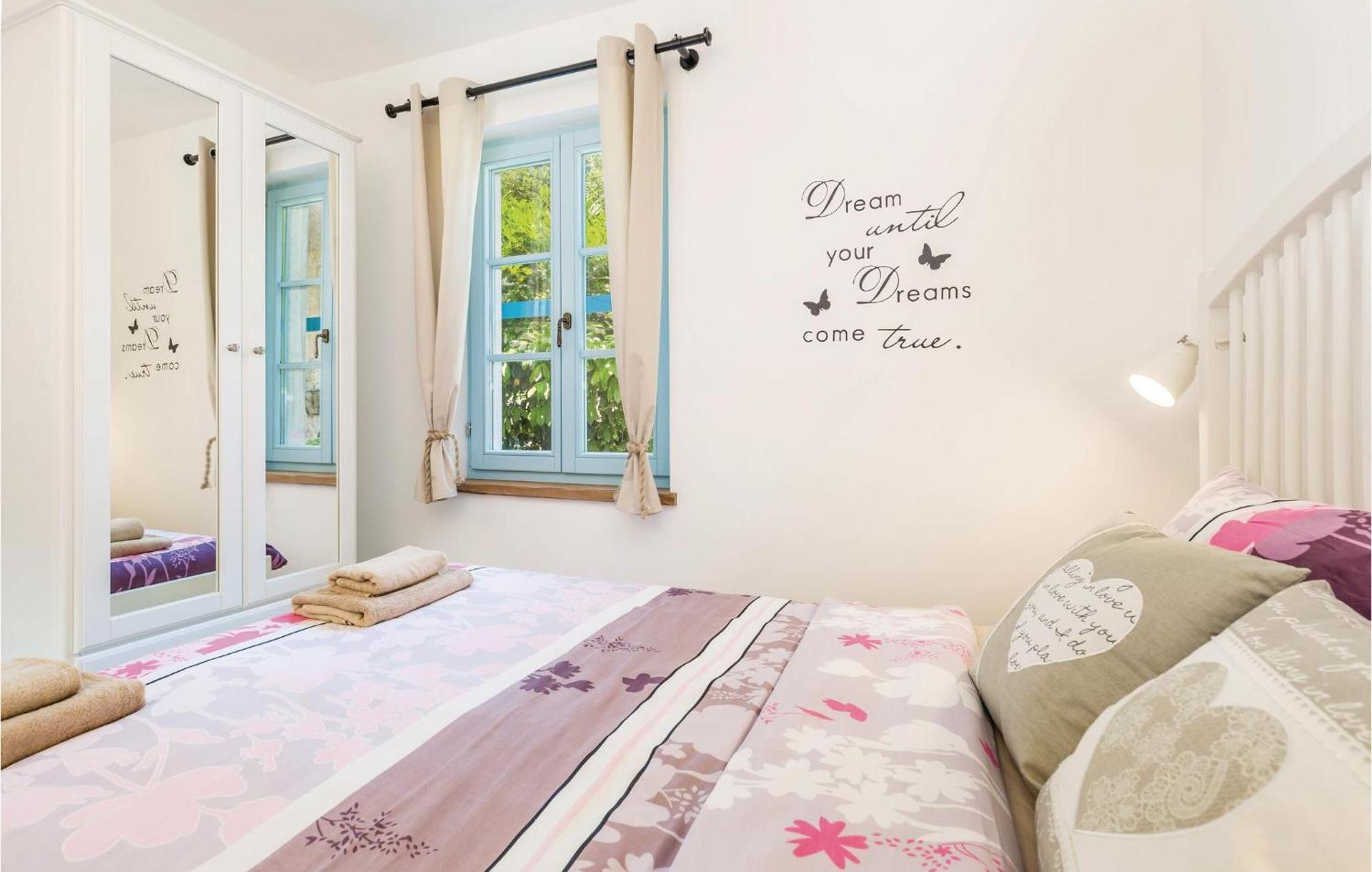 Mucici Stunning Home In Jurdani With Wifi מראה חיצוני תמונה