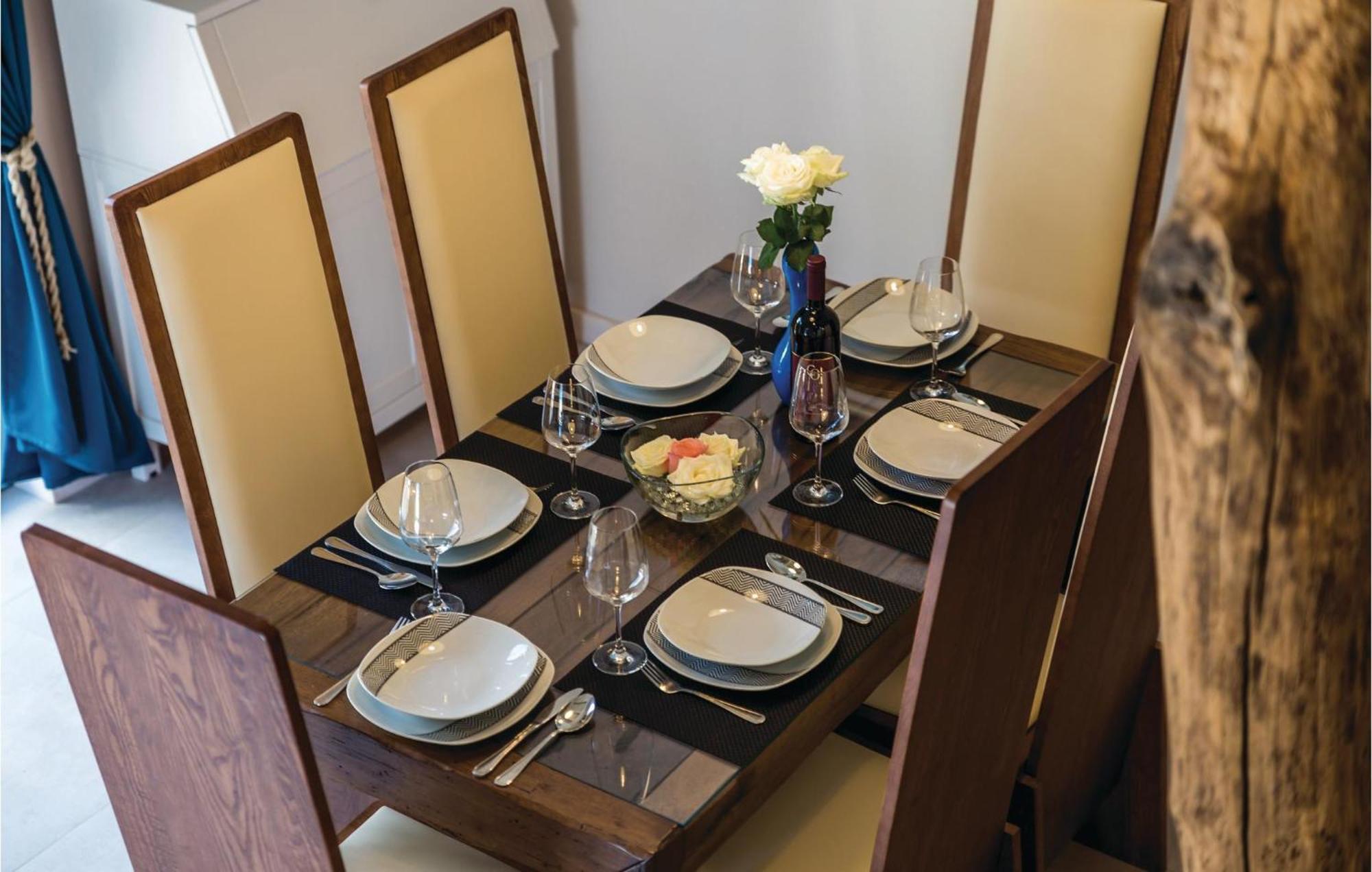 Mucici Stunning Home In Jurdani With Wifi מראה חיצוני תמונה