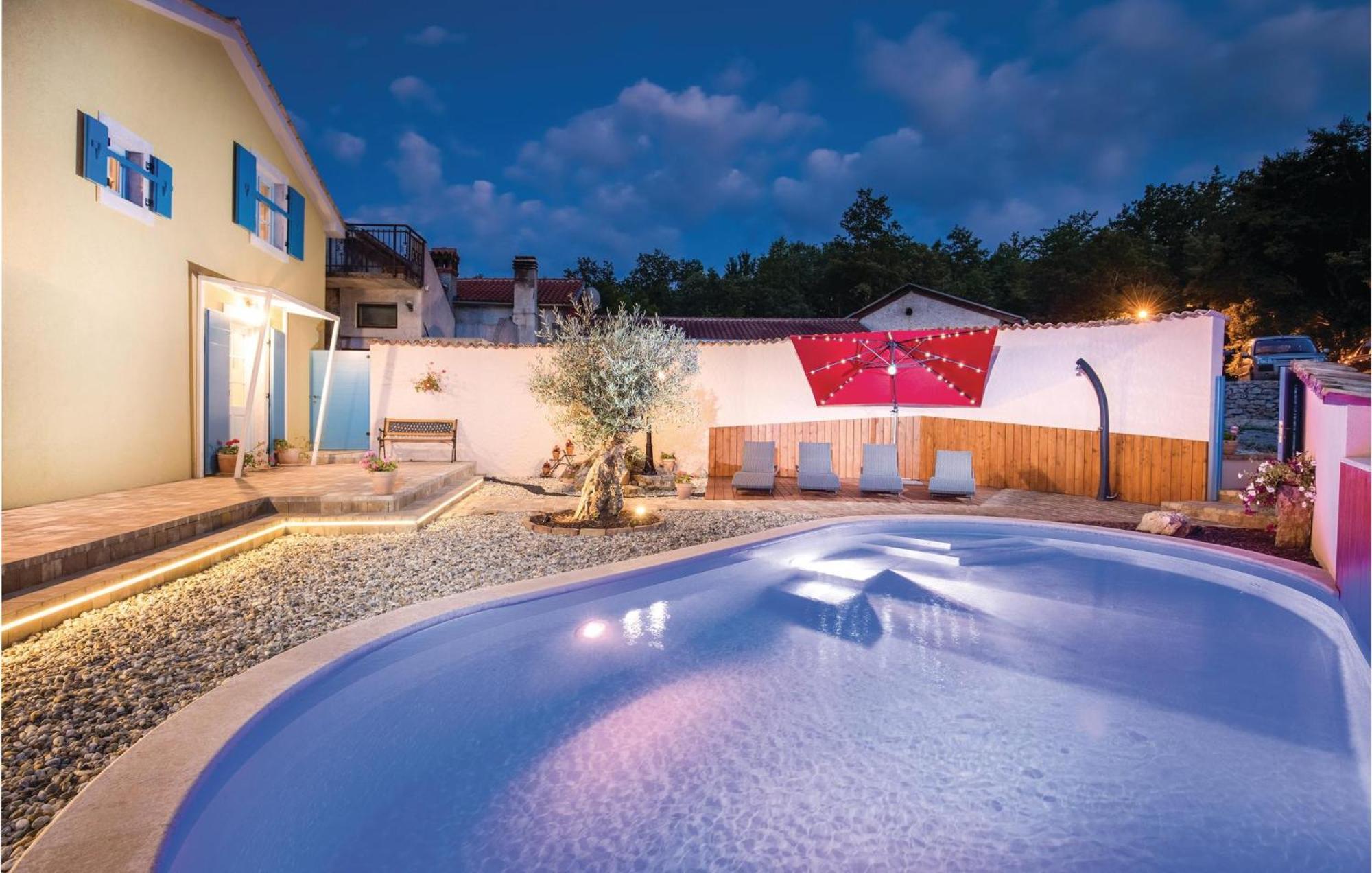Mucici Stunning Home In Jurdani With Wifi מראה חיצוני תמונה