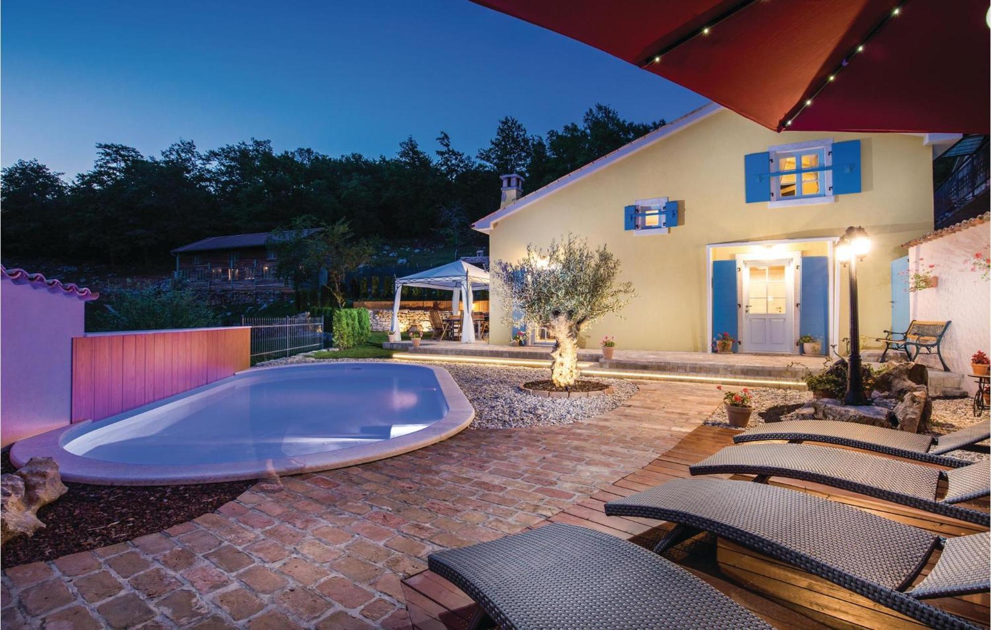 Mucici Stunning Home In Jurdani With Wifi מראה חיצוני תמונה