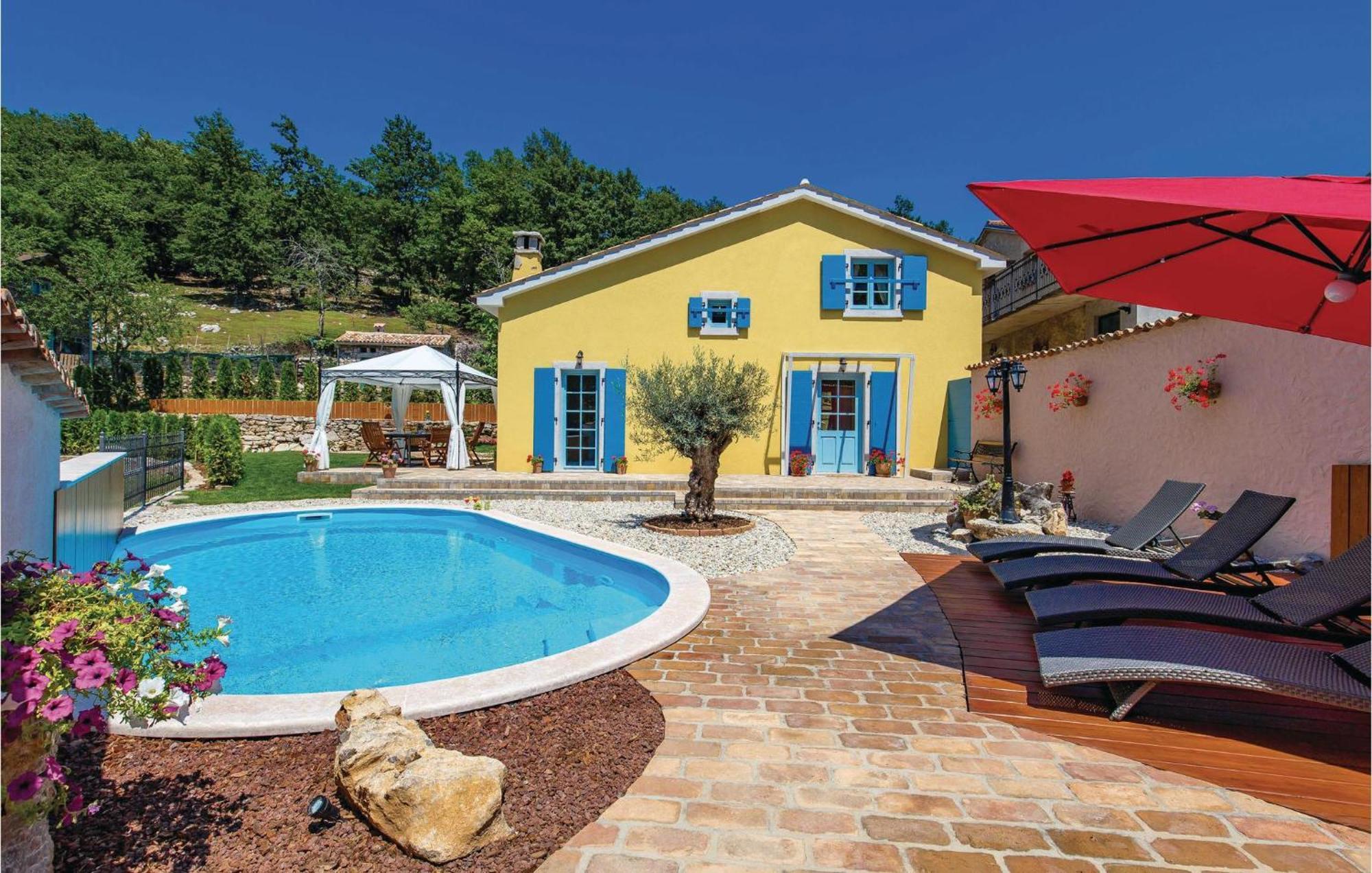 Mucici Stunning Home In Jurdani With Wifi מראה חיצוני תמונה