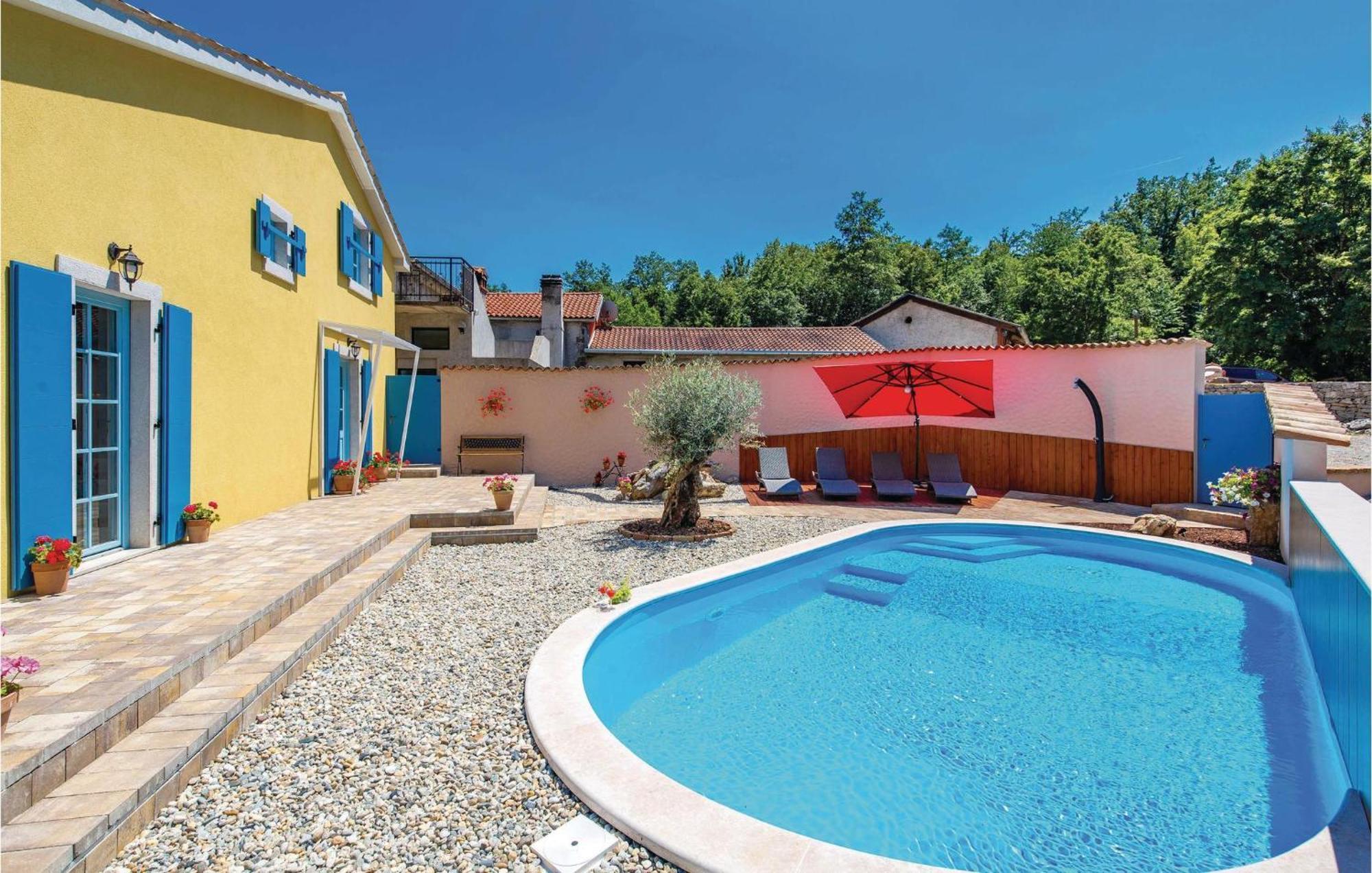 Mucici Stunning Home In Jurdani With Wifi מראה חיצוני תמונה