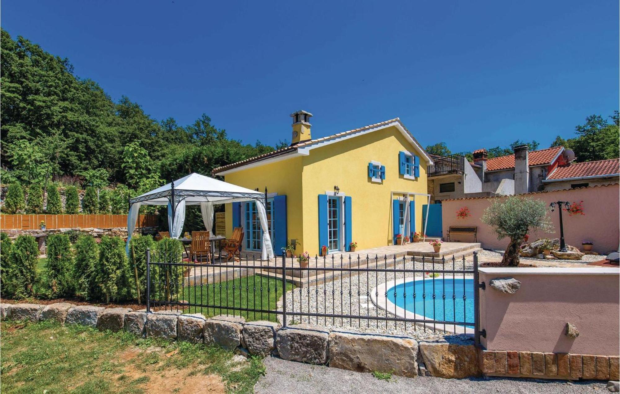 Mucici Stunning Home In Jurdani With Wifi מראה חיצוני תמונה