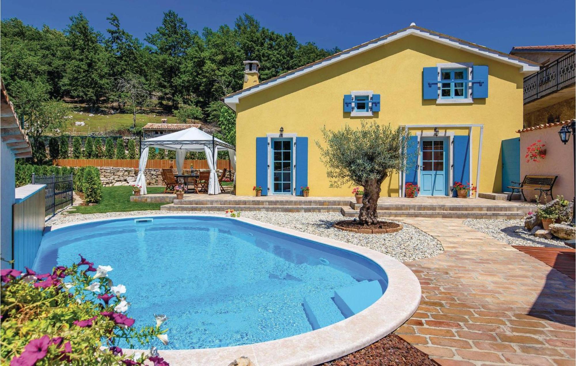 Mucici Stunning Home In Jurdani With Wifi מראה חיצוני תמונה