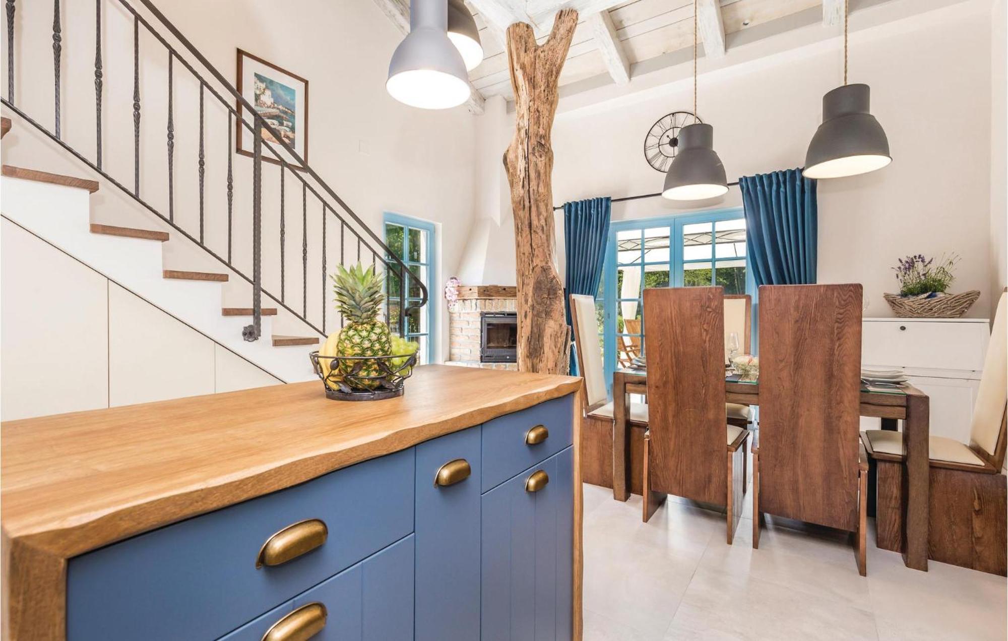 Mucici Stunning Home In Jurdani With Wifi מראה חיצוני תמונה