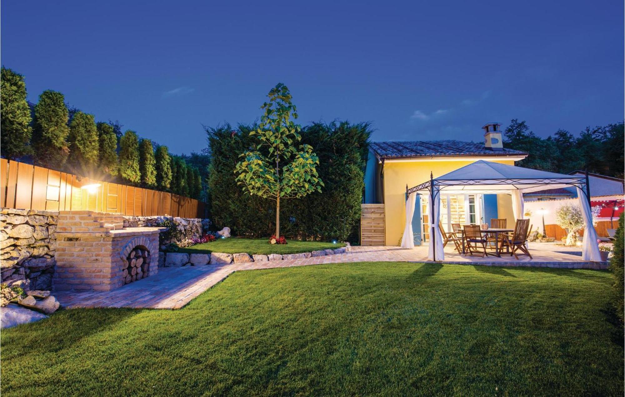 Mucici Stunning Home In Jurdani With Wifi מראה חיצוני תמונה